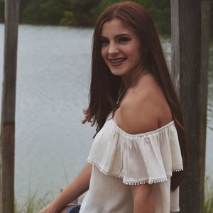 Meet your Posher, Gabriela